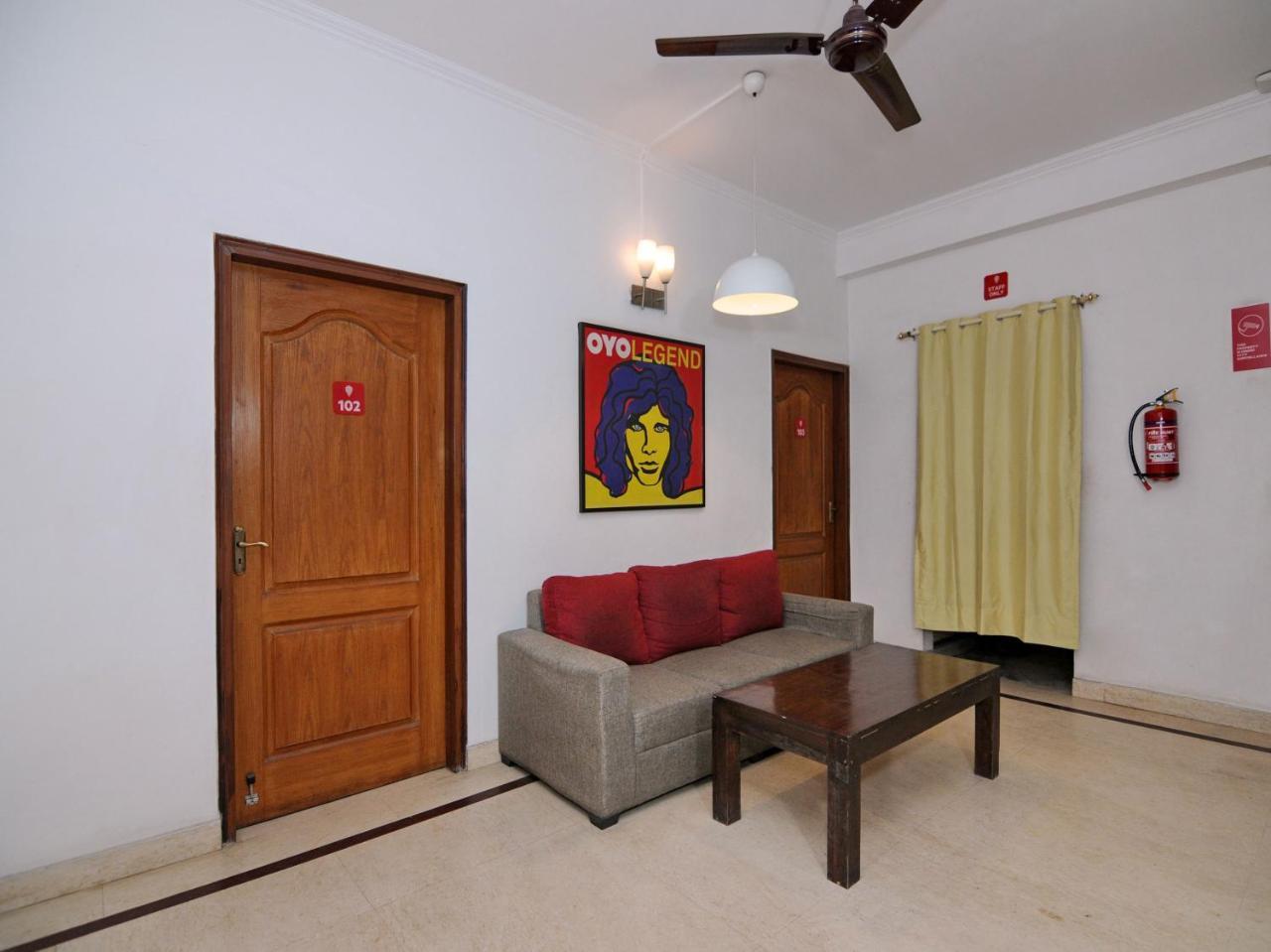 Oyo Flagship 592 Hauz Khas Village นิวเดลี ภายนอก รูปภาพ