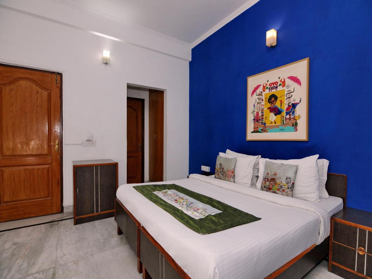 Oyo Flagship 592 Hauz Khas Village นิวเดลี ภายนอก รูปภาพ