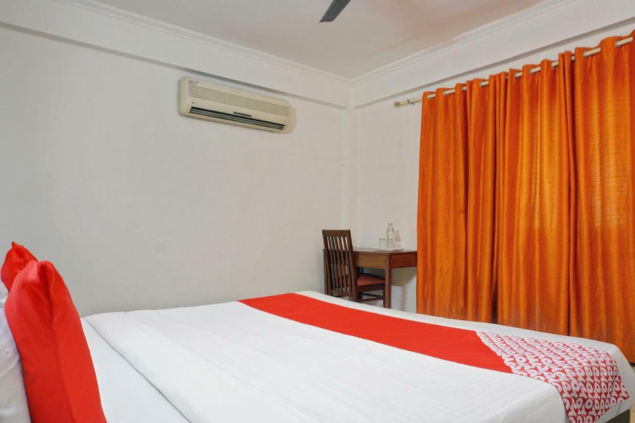 Oyo Flagship 592 Hauz Khas Village นิวเดลี ภายนอก รูปภาพ