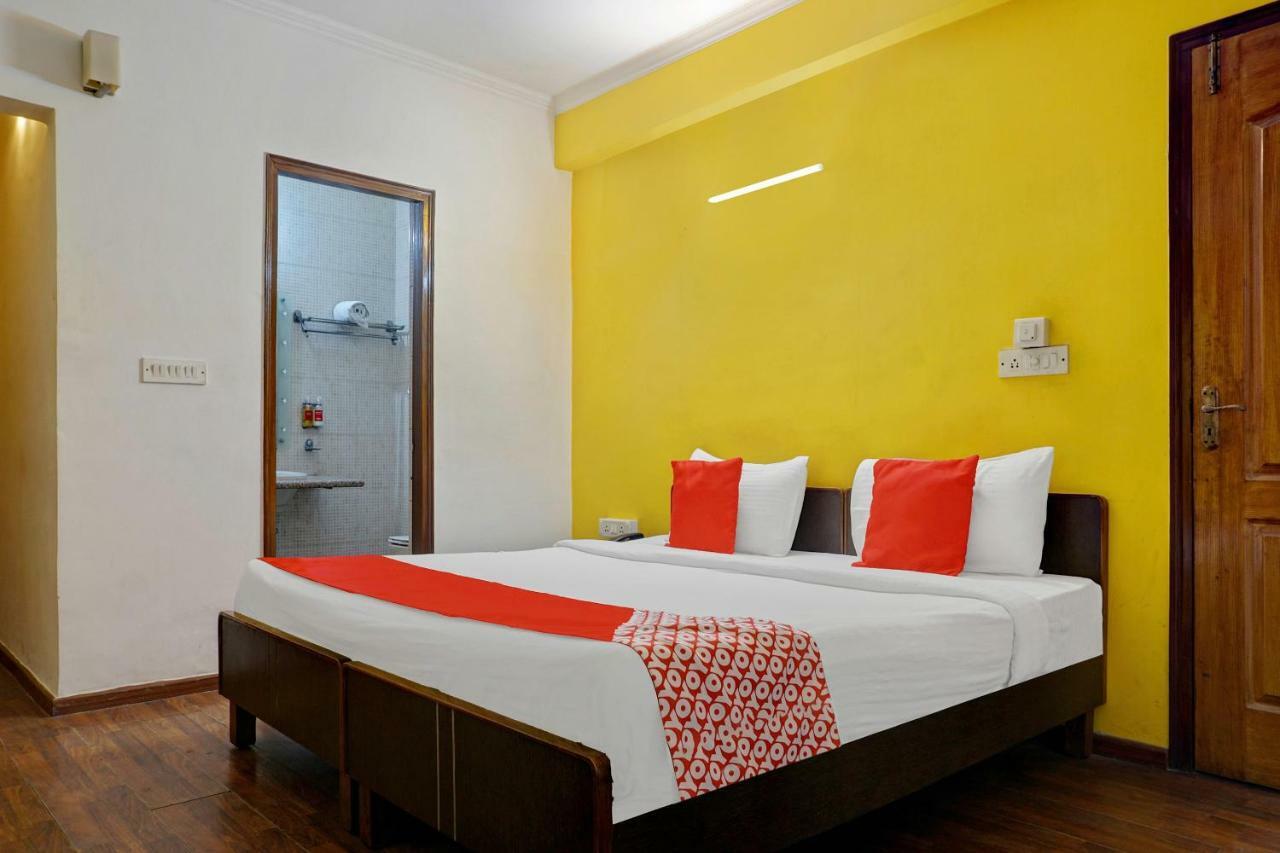 Oyo Flagship 592 Hauz Khas Village นิวเดลี ภายนอก รูปภาพ