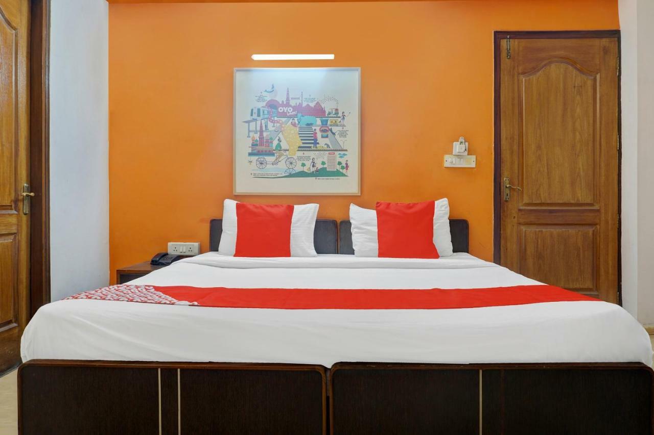 Oyo Flagship 592 Hauz Khas Village นิวเดลี ภายนอก รูปภาพ